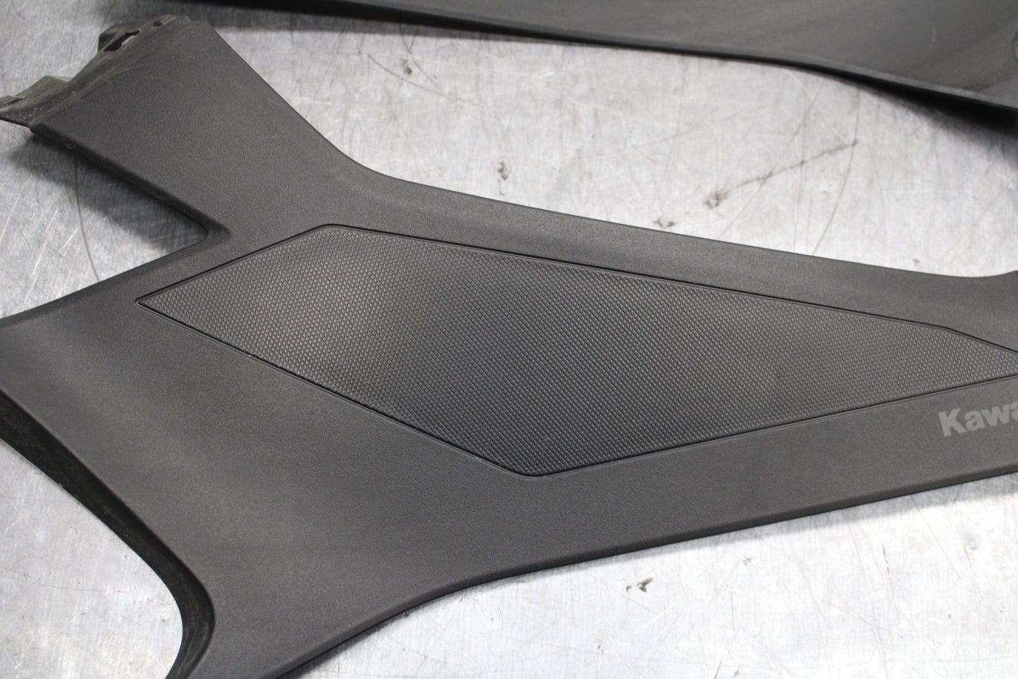 24 KAWASAKI NINJA 500 ABS RIGHT LEFT SIDE SEAT PANELS TRIMS COWLS FAIRINGS BB744