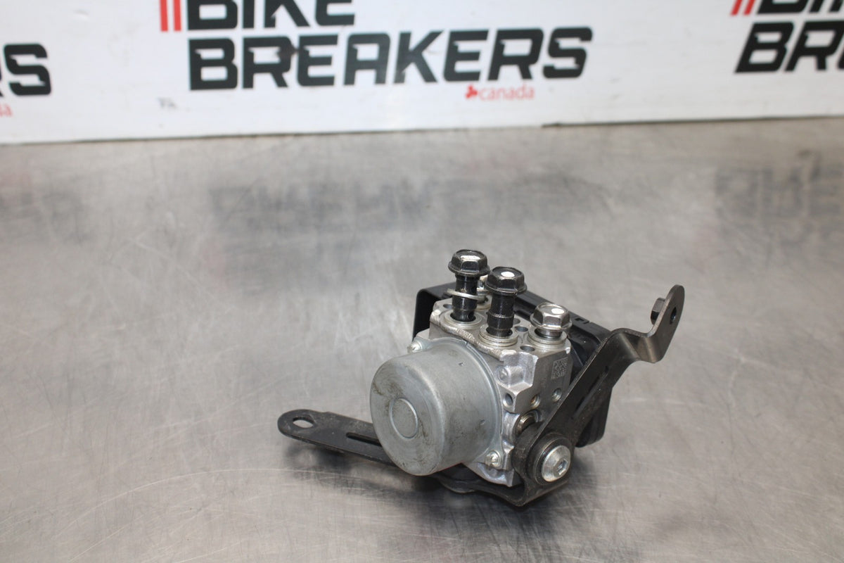 23-26 KAWASAKI NINJA ZX4RR ABS PUMP UNIT MODULE BB898