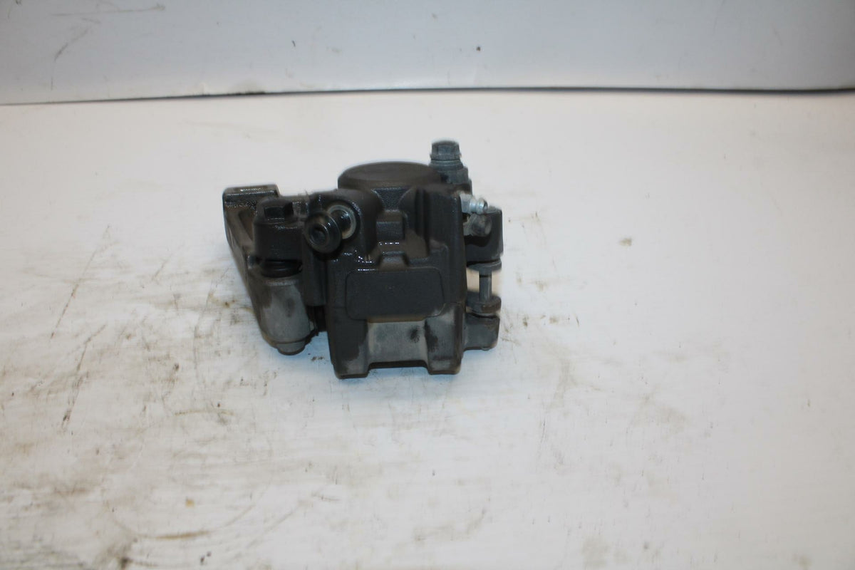 08-16 YAMAHA YZF R6 REAR  BRAKE CALIPER W MOUNT BRACKET 2C0-2580W-00-00 BB273