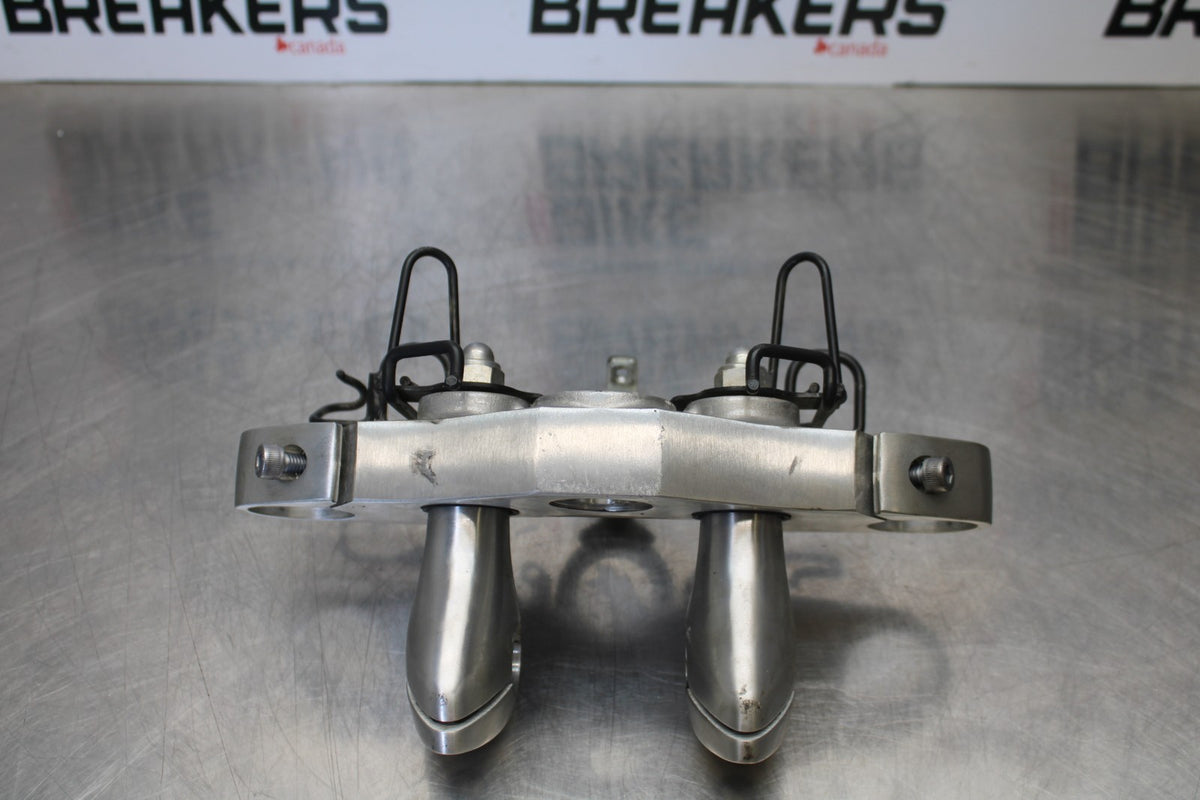 09 YAMAHA V STAR 950 FORKS UPPER TRIPLE TREE CLAMP BB172