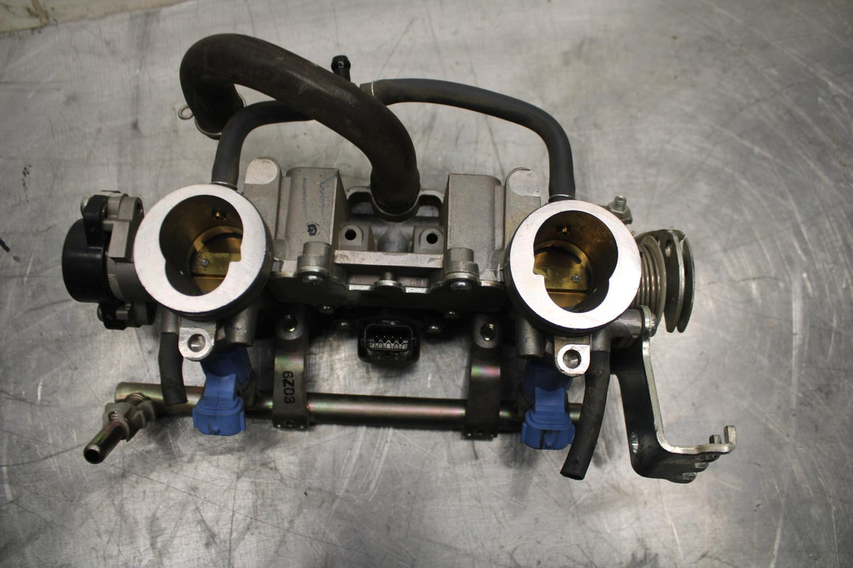 17-23 SUZUKI GSXR 250 GSX250RL8 MAIN FUEL INJECTORS / THROTTLE BODIES BB490