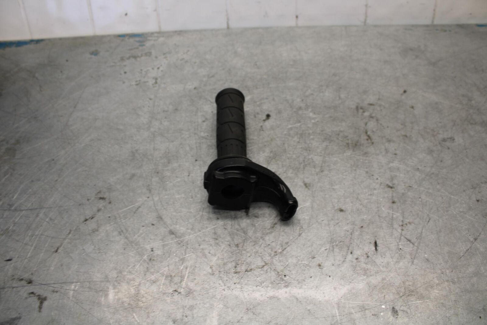 06-07 KAWASAKI NINJA ZX14R THROTTLE CABLE LINE HOUSING GUIDE TUBE bb433