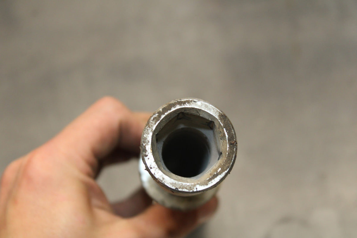 19-23 KAWASAKI NINJA ZX6R FRONT WHEEL RIM AXLE PIVOT BOLT BB188
