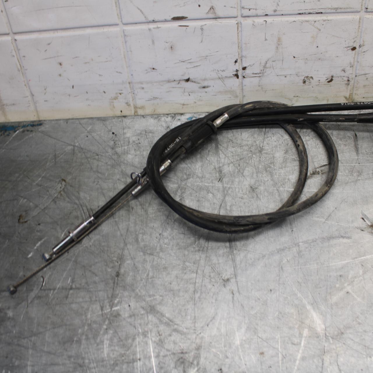 18 KAWASAKI Z 400 THROTTLE CABLES LINES BB469