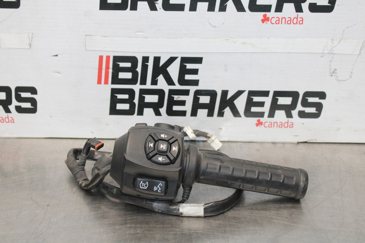 22 HARLEY-DAVIDSON PAN AMERICA 1250 RIGHT HANDLE BAR KILL OFF START SWITCH BB910