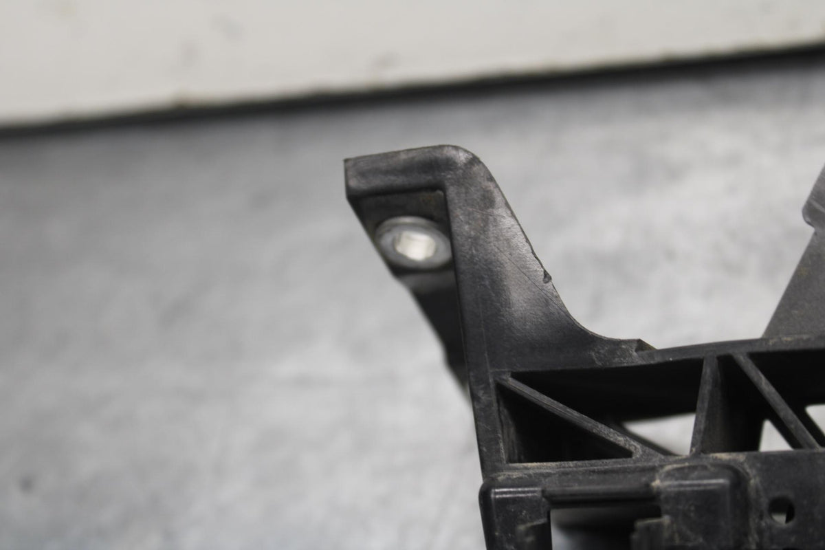 2016 BMW S1000R ABS FRONT GAS TANK BRACKET MOUNT BB604