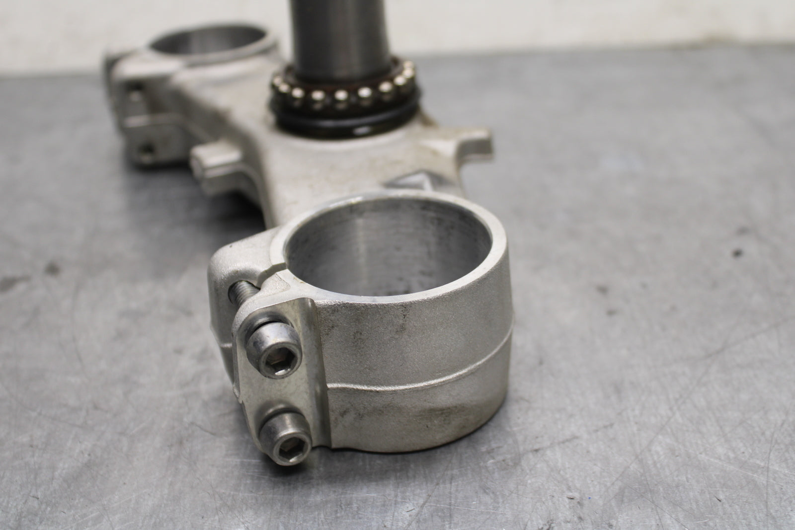 13-18 KAWASAKI NINJA ZX6R FRONT FORKS CLAMP LOWER TRIPLE TREE STEM BB130