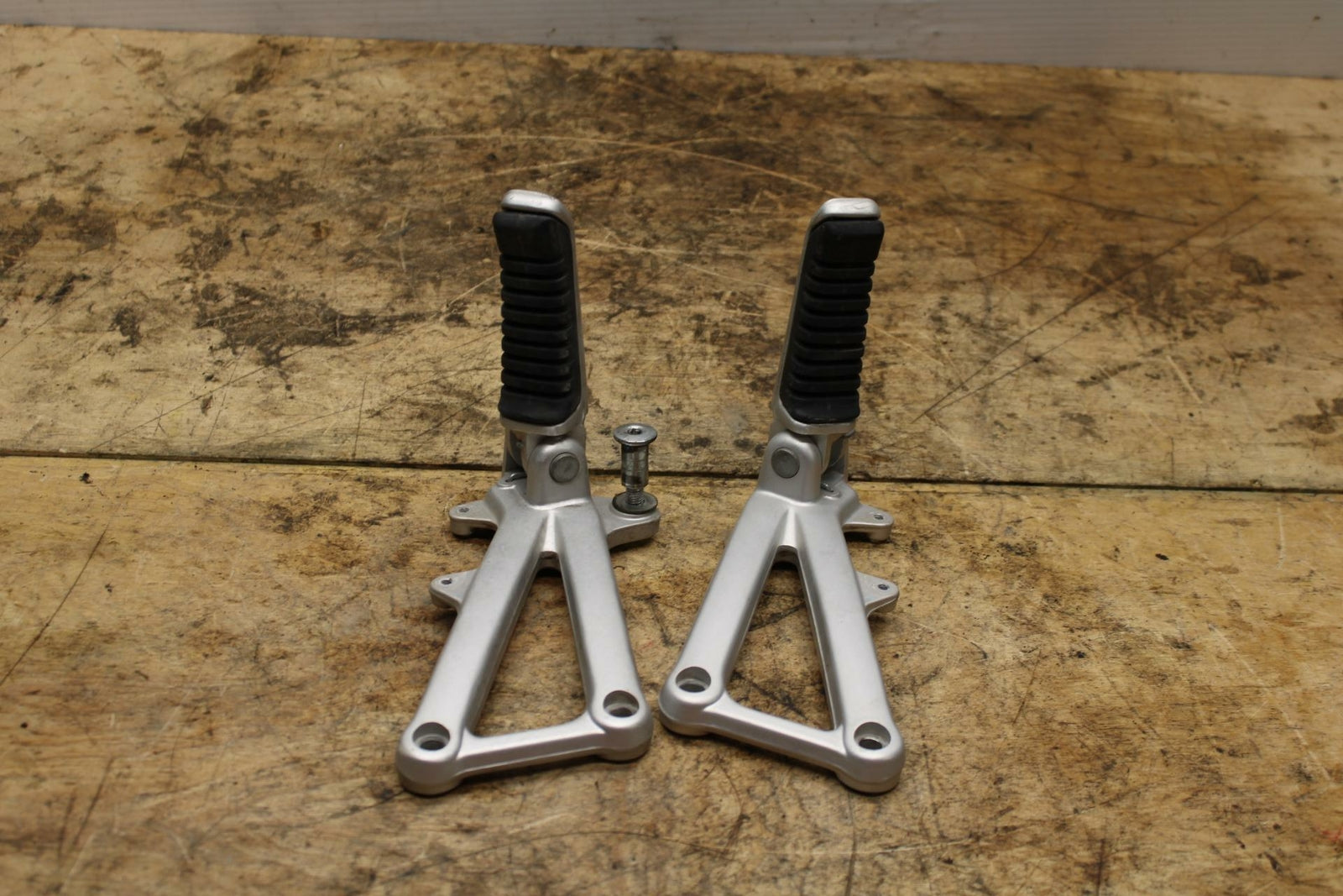 04-07 DUCATI ST3 FRONT FOOT RESTS PEGS STEPS SET PAIR BB347
