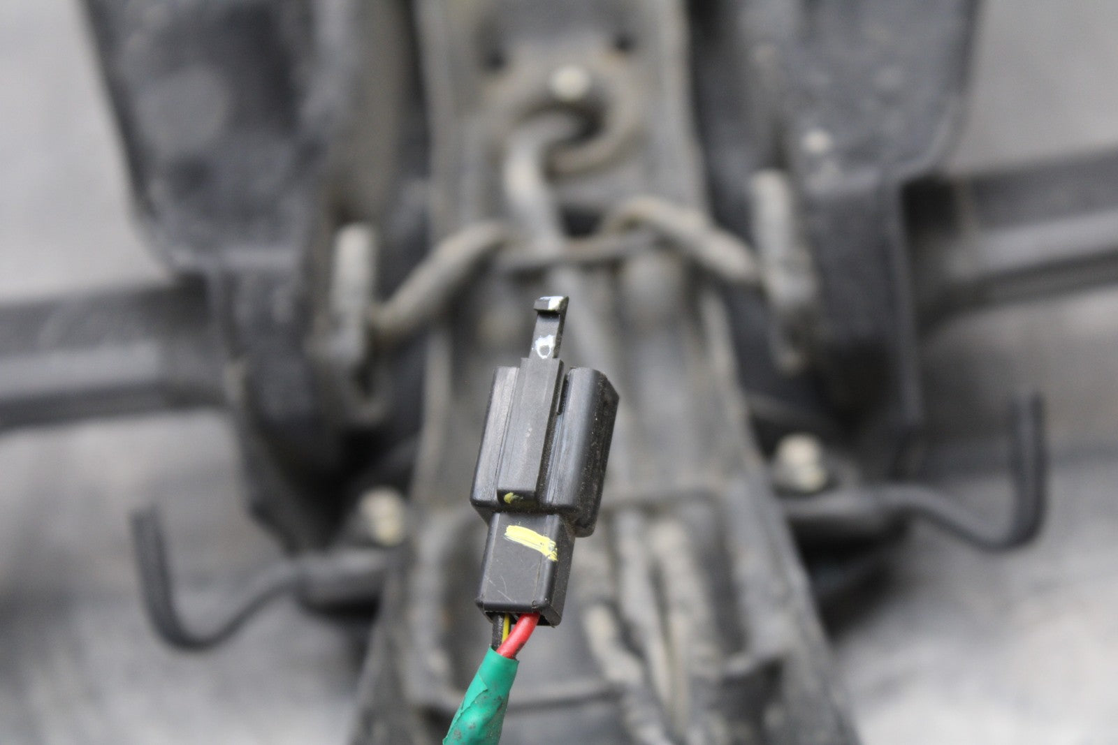 18-23 KAWASAKI NINJA 400 EX400 ABS REAR BACK FENDER MUD GUARD BB177