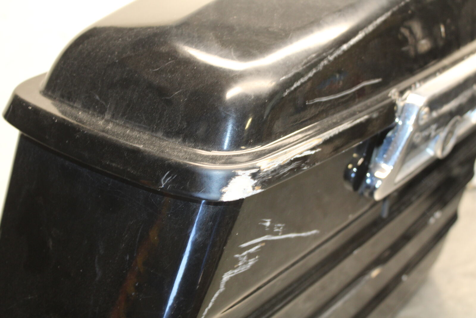 05-09 SUZUKI BOULEVARD C90 SIDE CARGO LUGGAGE SADDLEBAG BAG COMPARTMENT BB692