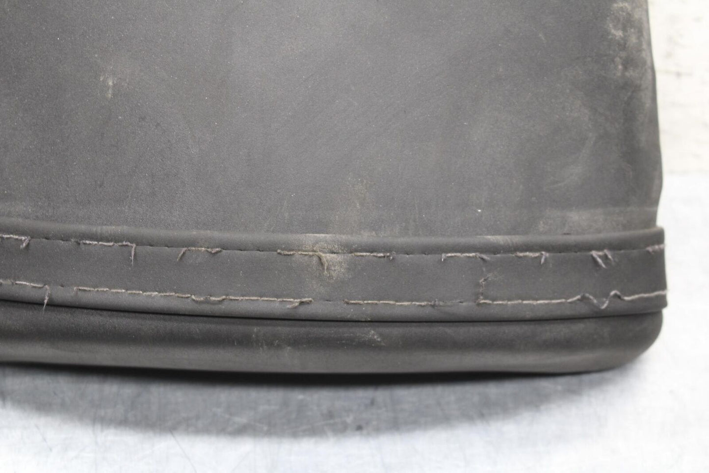 2005 Honda CBR600RR REAR BACK PASSENGER TANDEM SEAT PAD SADDLE PILLION BB564