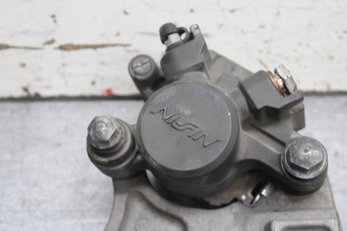 07-08 YAMAHA YZF R1 REAR BACK BRAKE CALIPER W MOUNT BRACKET BB724
