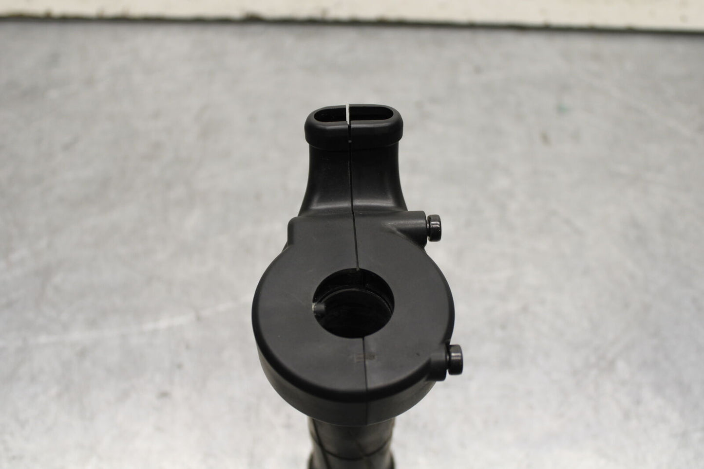 16 KAWASAKI NINJA ZX10R THROTTLE CABLE HOUSING AND TUBE BB650