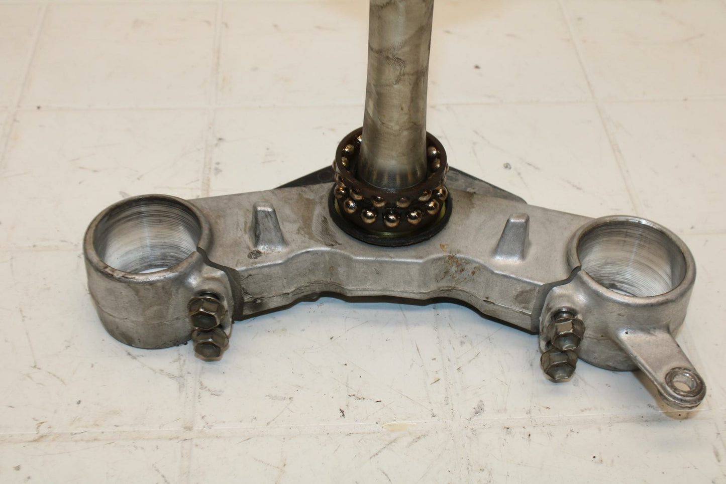 03-05 SUZUKI SV1000 FRONT FORKS CLAMP LOWER TRIPLE TREE STEM BB405