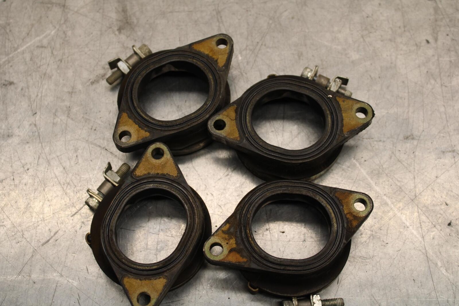2006 Yamaha YZF R6 AIRBOX INTAKE VELOCITY STACKS 2C0-14454-00-00 BB560