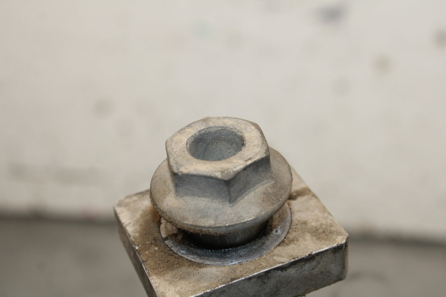 16-17 KAWASAKI VULCAN S 650 EN650 ABS REAR AXLE WHEEL RIM PIVOT BOLT AXEL  BB731