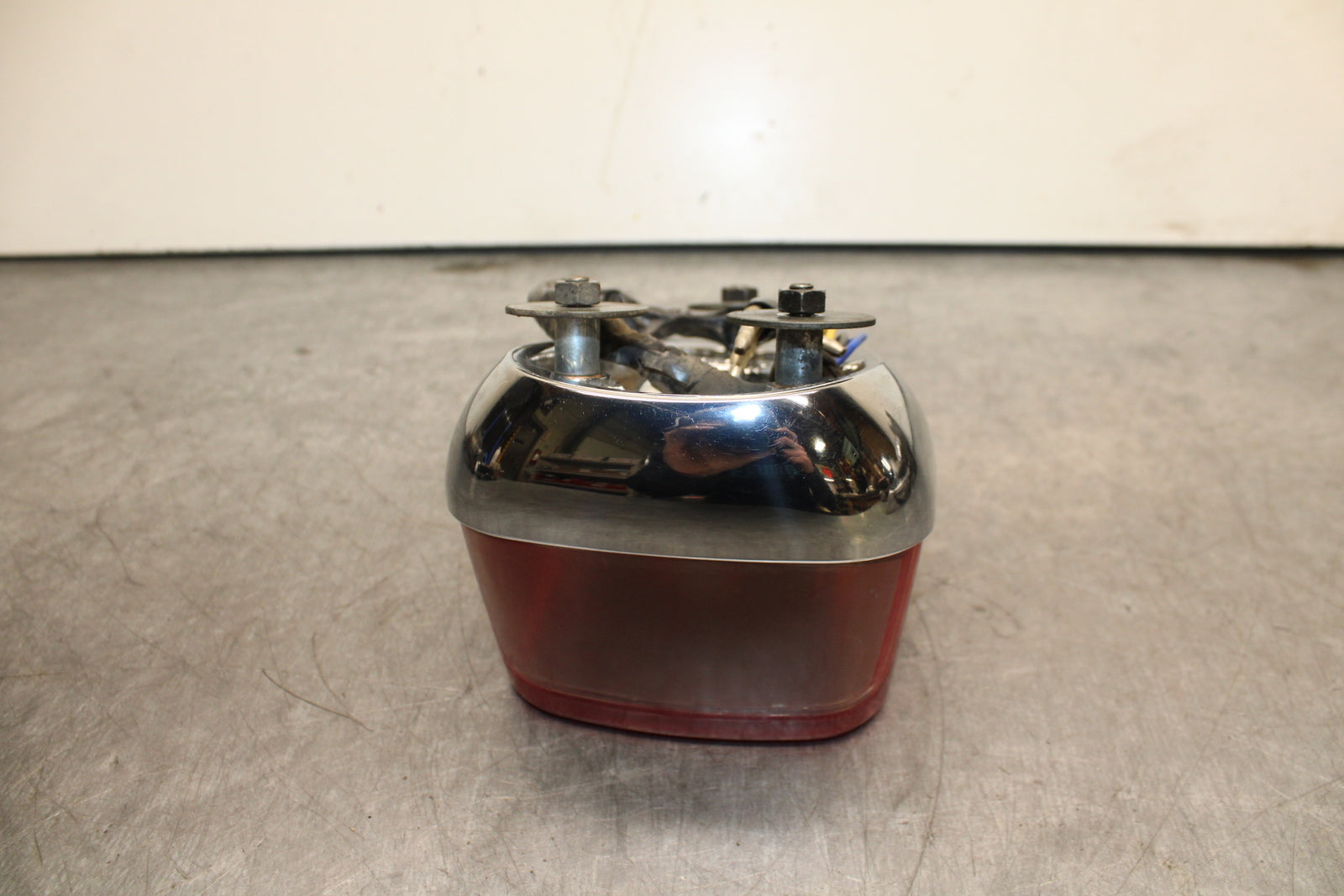 06-07 YAMAHA V STAR 1100 TAILLIGHT REAR TAIL BRAKE LIGHT BB124