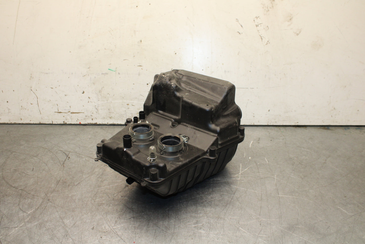 19-22 KAWASAKI Z400 AIRBOX AIR INTAKE FILTER BOX BB708