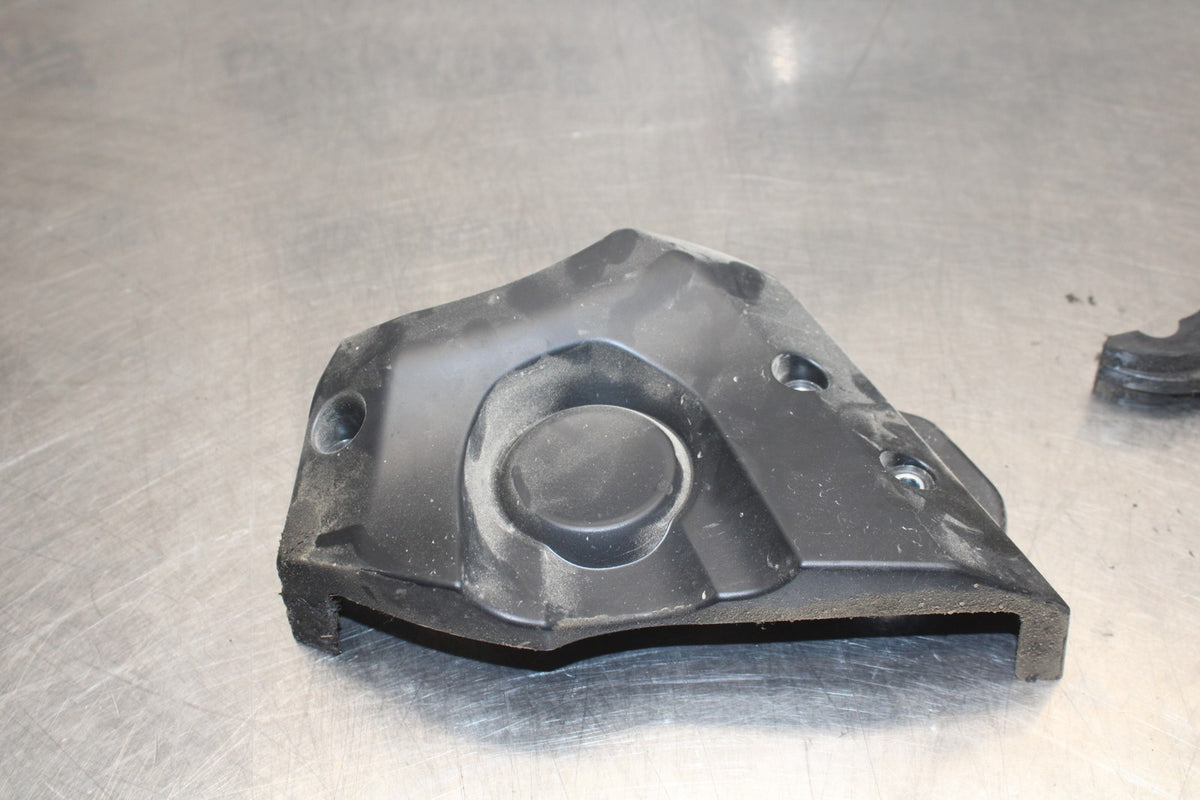 22-25 YAMAHA YZF R7 ENGINE SPROCKET COVER BB769