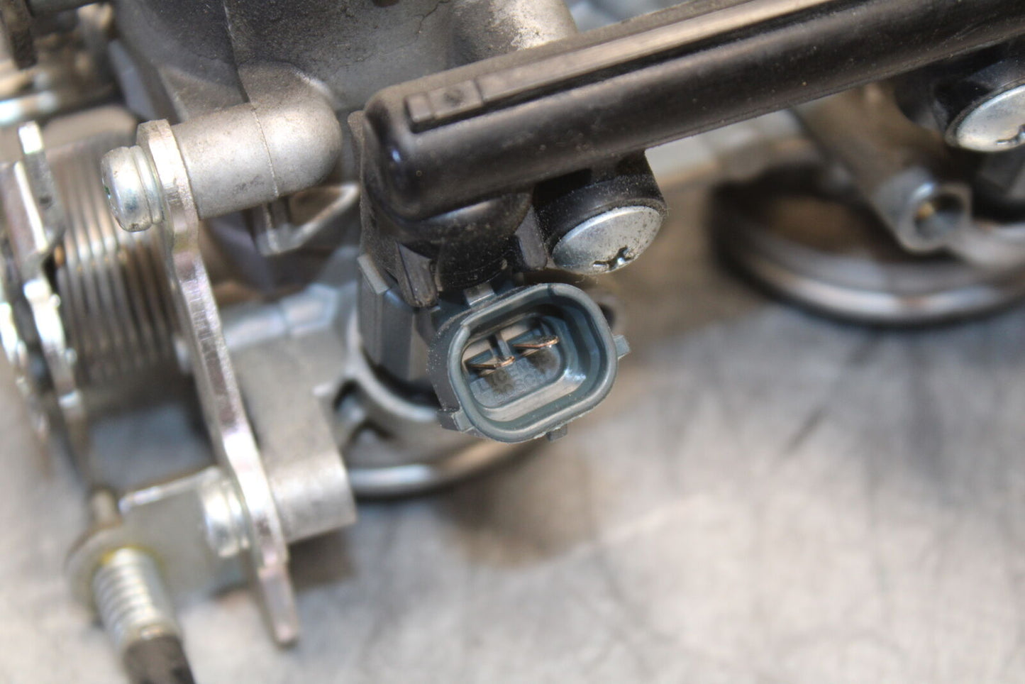 09-12 KAWASAKI NINJA ZX6R MAIN FUEL INJECTORS / THROTTLE BODIES 16163-0128 BB698