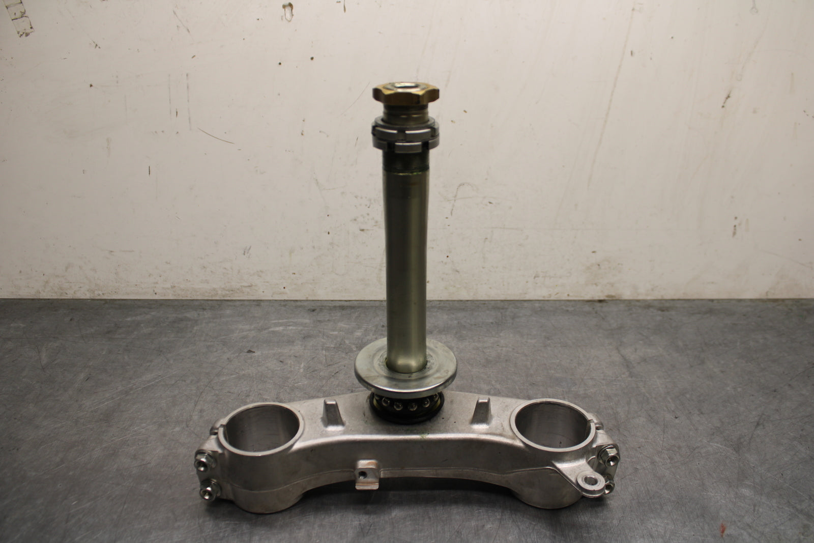06-07 SUZUKI GSXR750 FRONT FORKS CLAMP LOWER TRIPLE TREE STEM BB132