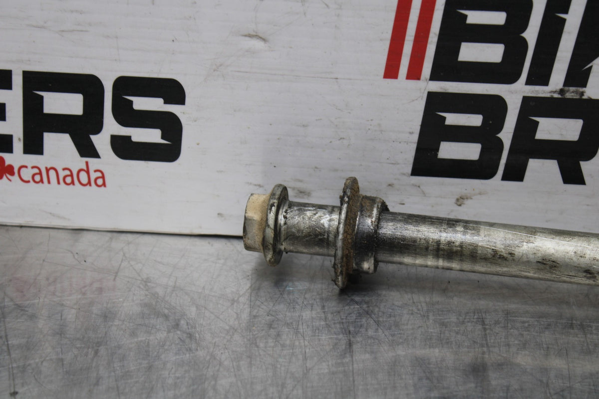 98-05 HONDA SUPER HAWK 1000 VTR1000F REAR AXLE BACK WHEEL RIM BOLT AXEL BB821