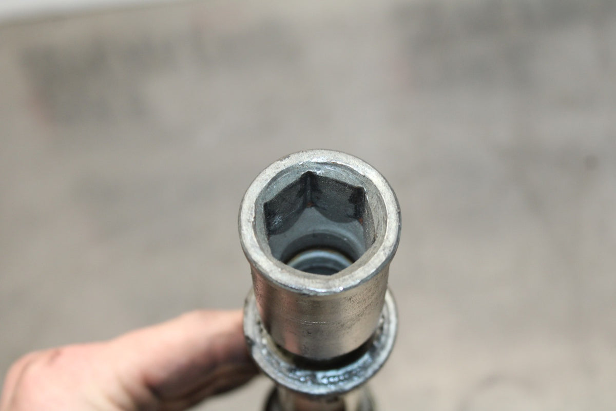 98 KAWASAKI NINJA ZX6 FRONT WHEEL RIM AXLE PIVOT BOLT BB870