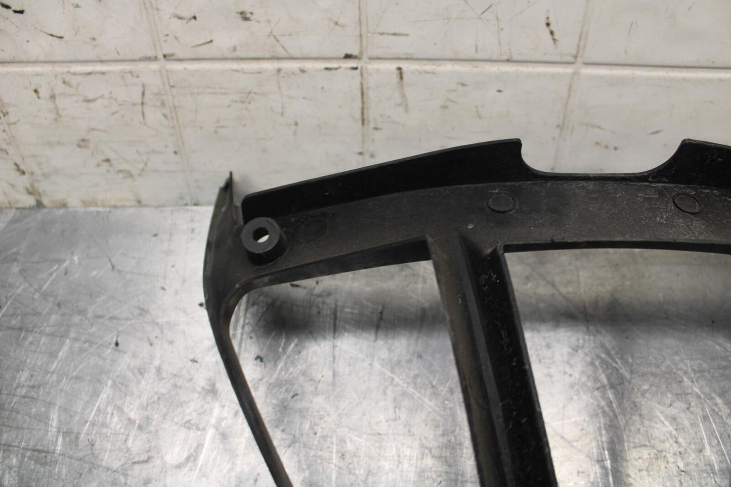 04-06 YAMAHA YZF R1 FRONT LOWER INNER EXHAUST V FAIRING COWL GUARD BB491