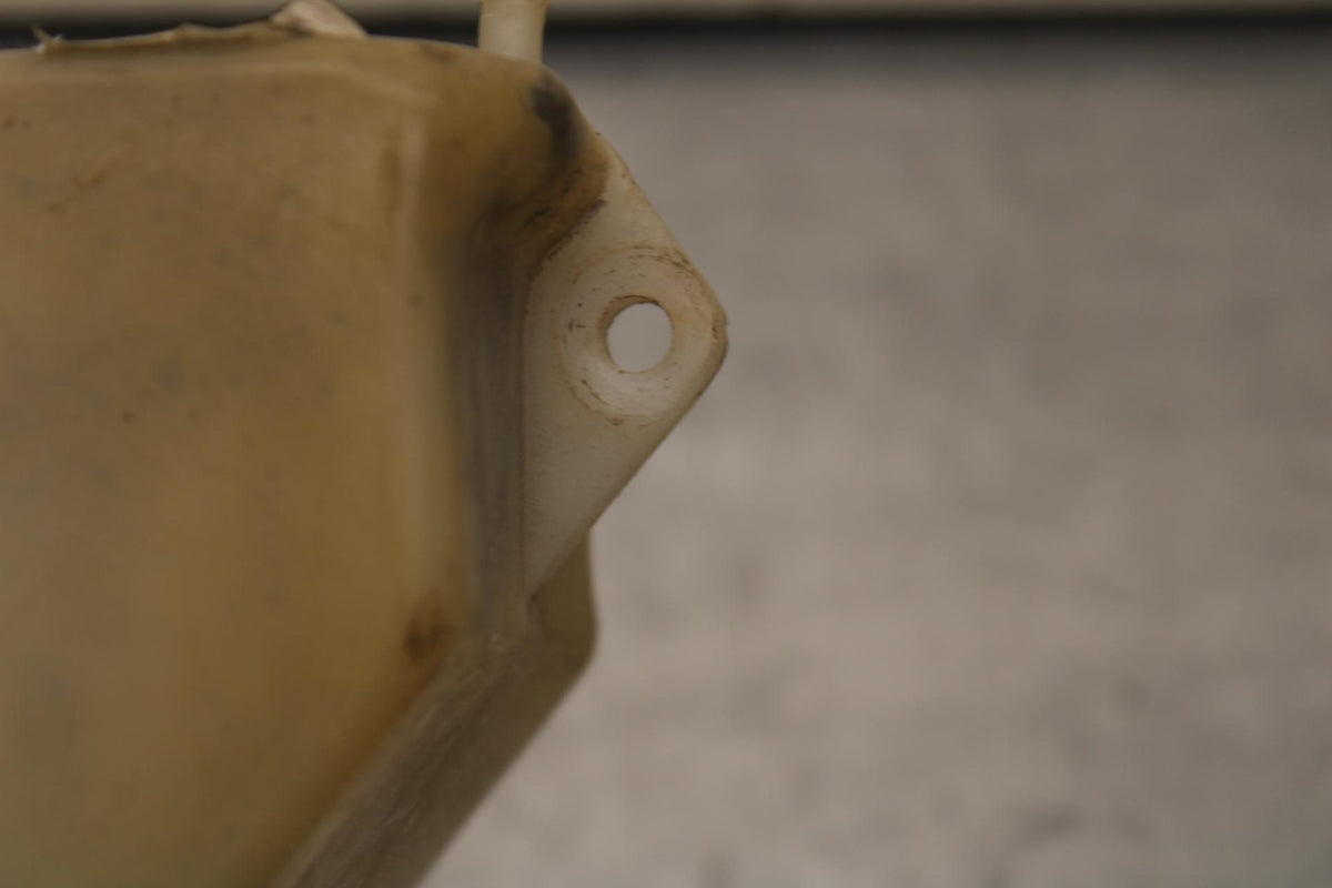 84-86 KAWASAKI GPZ900 COOLANT WATER TANK RESERVOIR BOTTLE BB84