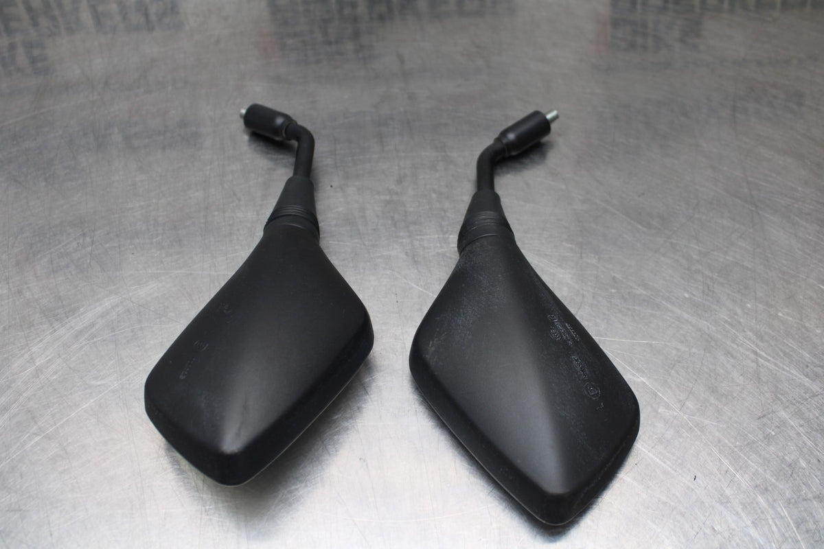 15 SUZUKI GW250F REAR VIEW MIRROR SET PAIR MIRRORS BB789