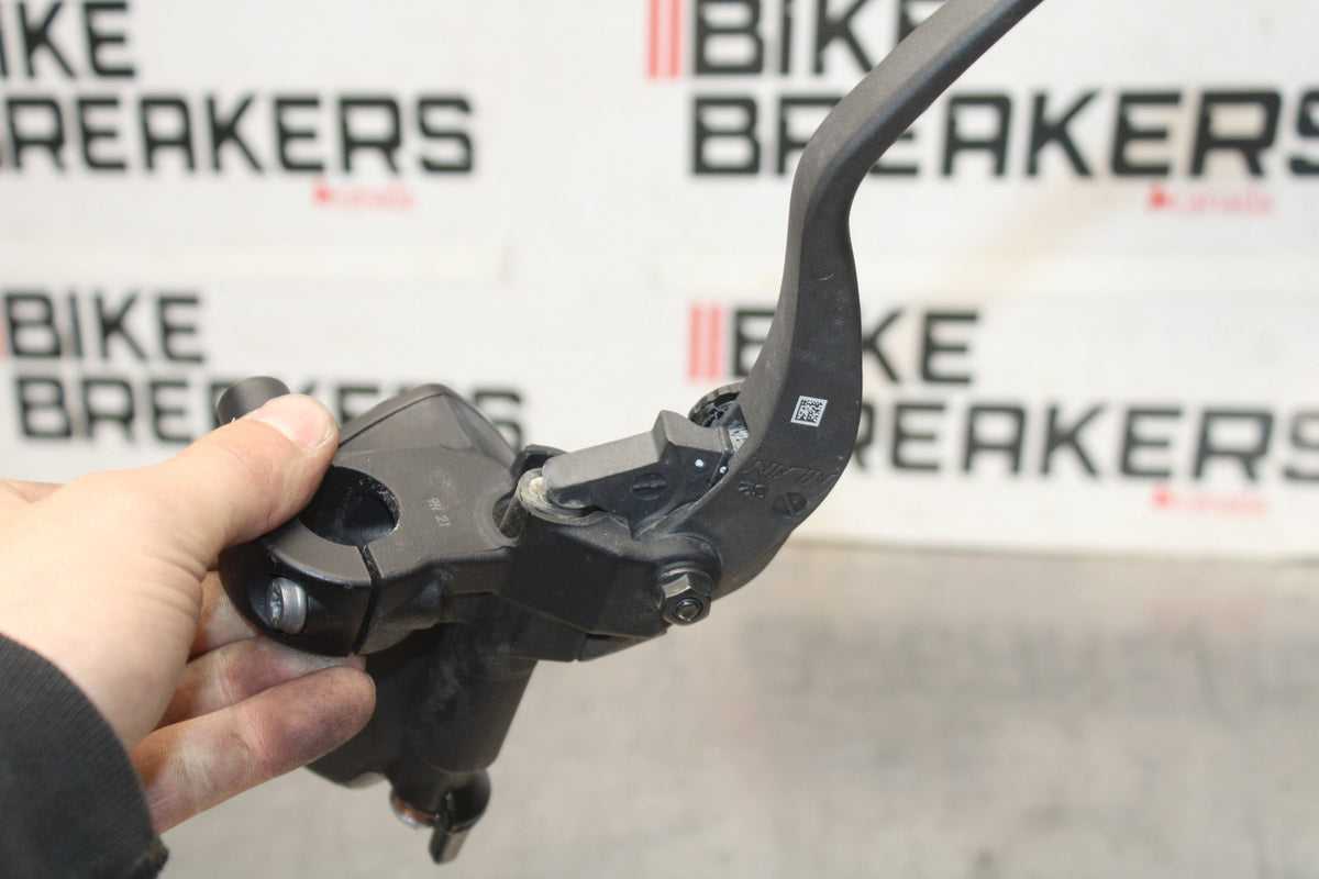 20-23 BMW F900R FRONT BRAKE MASTER CYLINDER w/ LEVER BB923