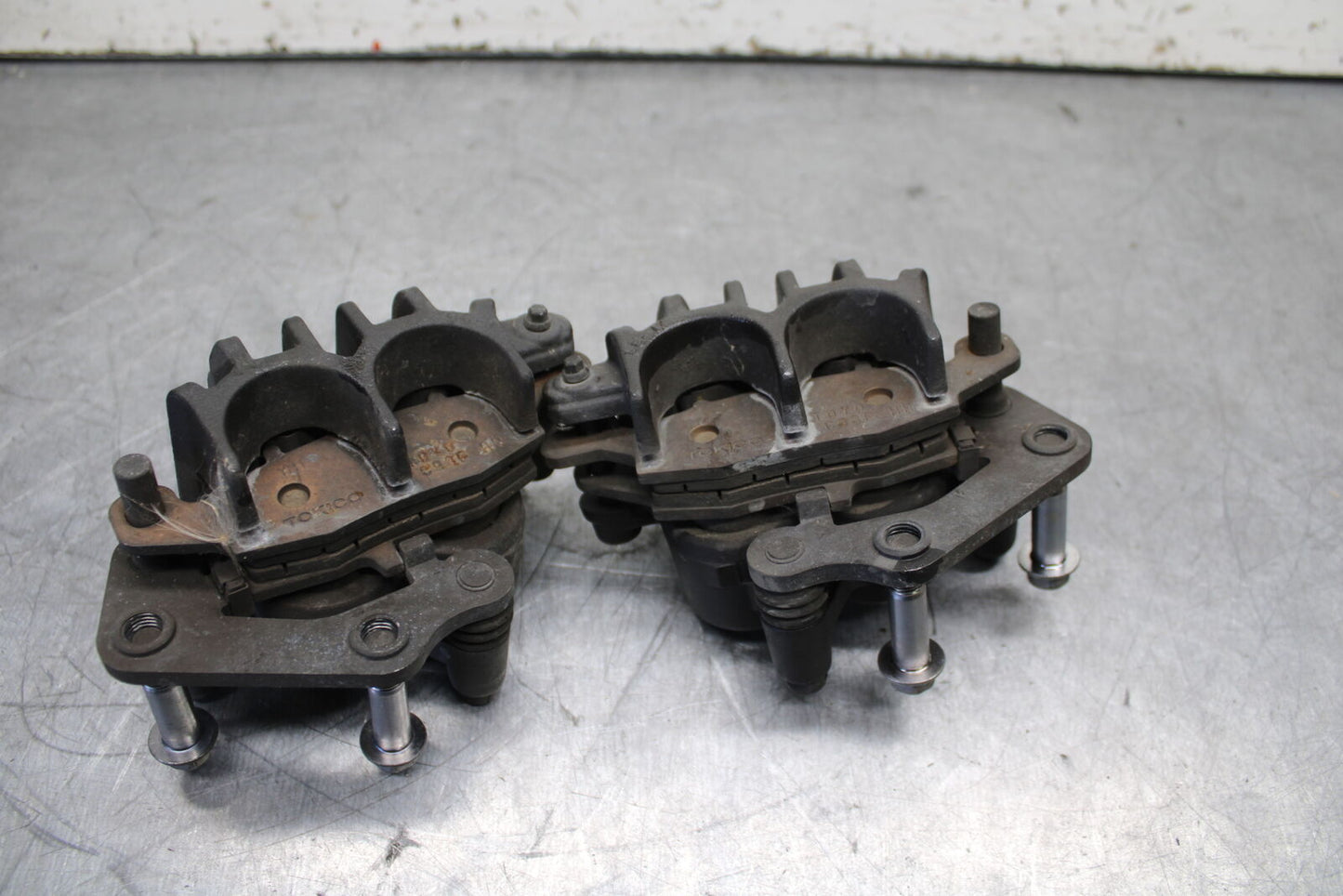 12-17 KAWASAKI ER-6N Z650 RIGHT LEFT FRONT BRAKE CALIPER SET PAIR CALIPERS BB709