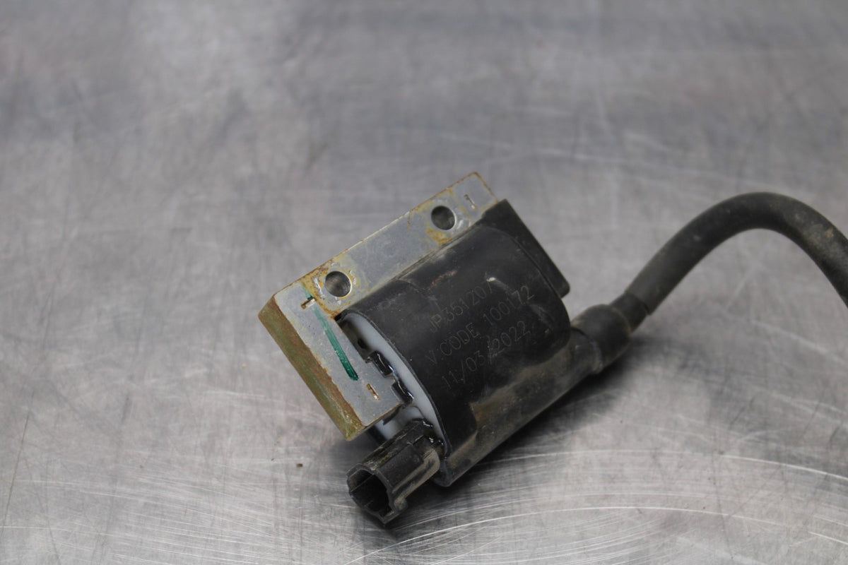 17-22 KTM 390 DUKE IGNITION COIL SPARK PLUG CAP  BB180