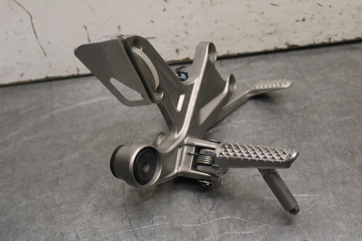 17-21 HONDA CBR1000RR SP RIGHT REARSET REAR SET DRIVER FOOT PEG REST STOP BB681