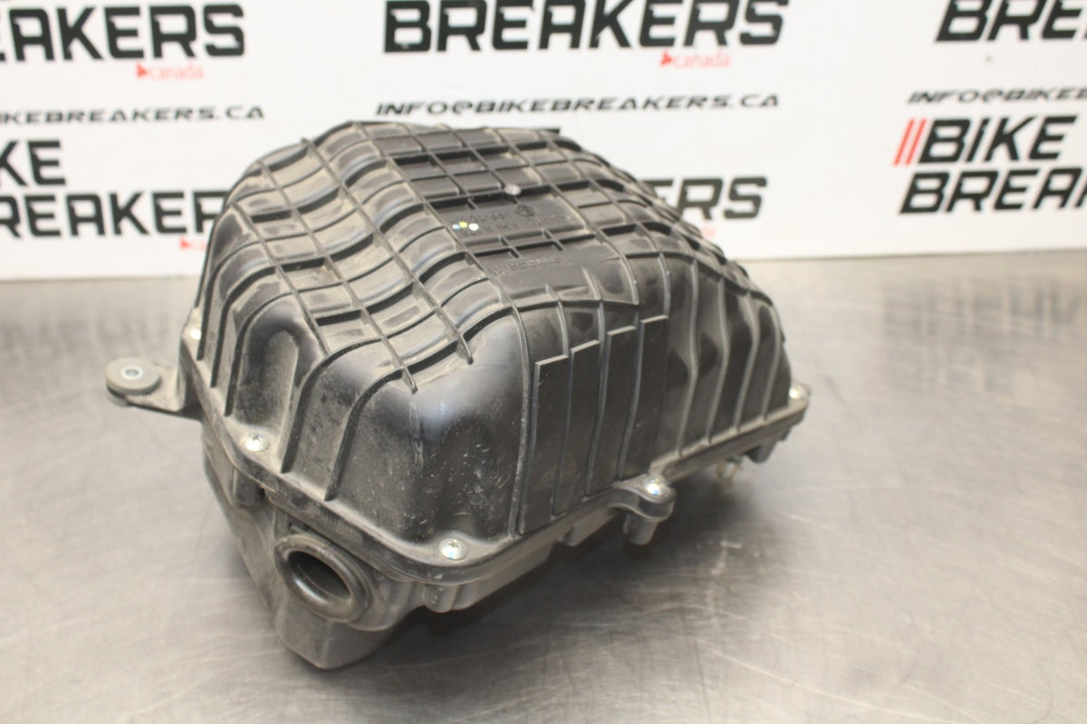 18-26 KAWASAKI Z400 AIRBOX AIR INTAKE FILTER BOX BB852