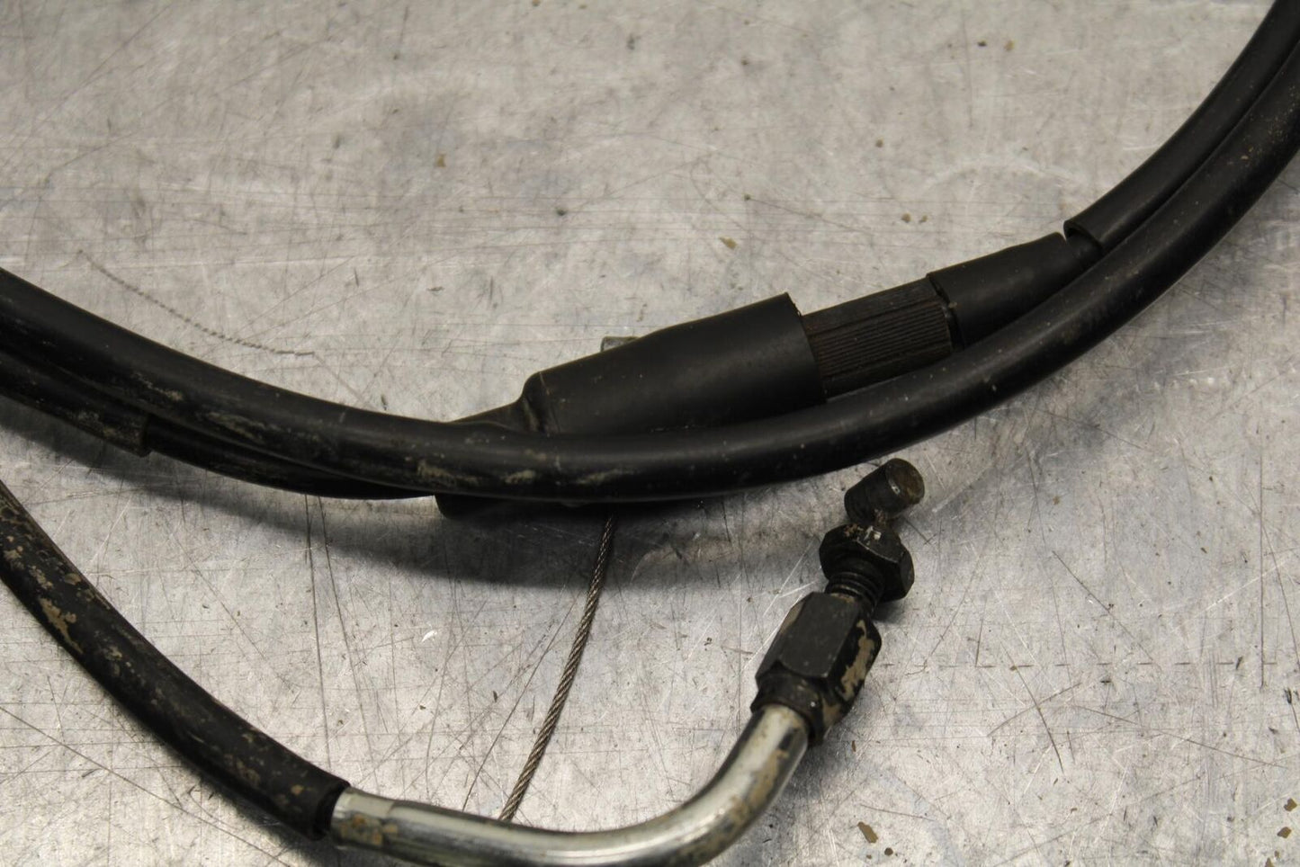2015 Yamaha FZ09 THROTTLE CABLES LINES 1RC-26302-00-00 BB69