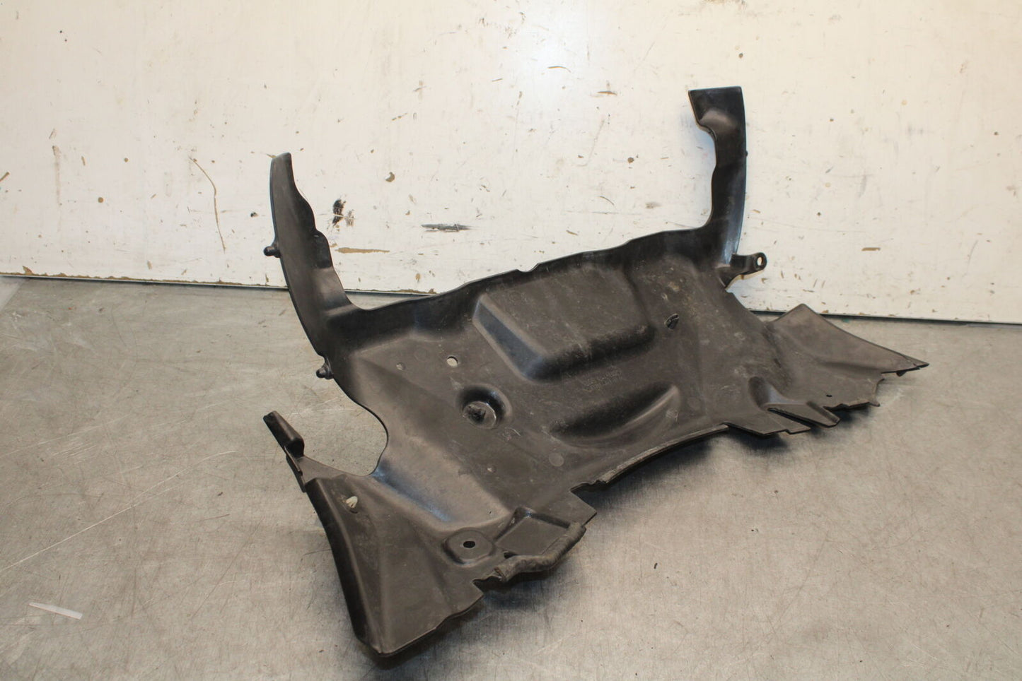 13-18 KAWASAKI NINJA ZX6R LOWER FRONT UPPER INNER HEADLIGHT COWL FAIRING  BB666