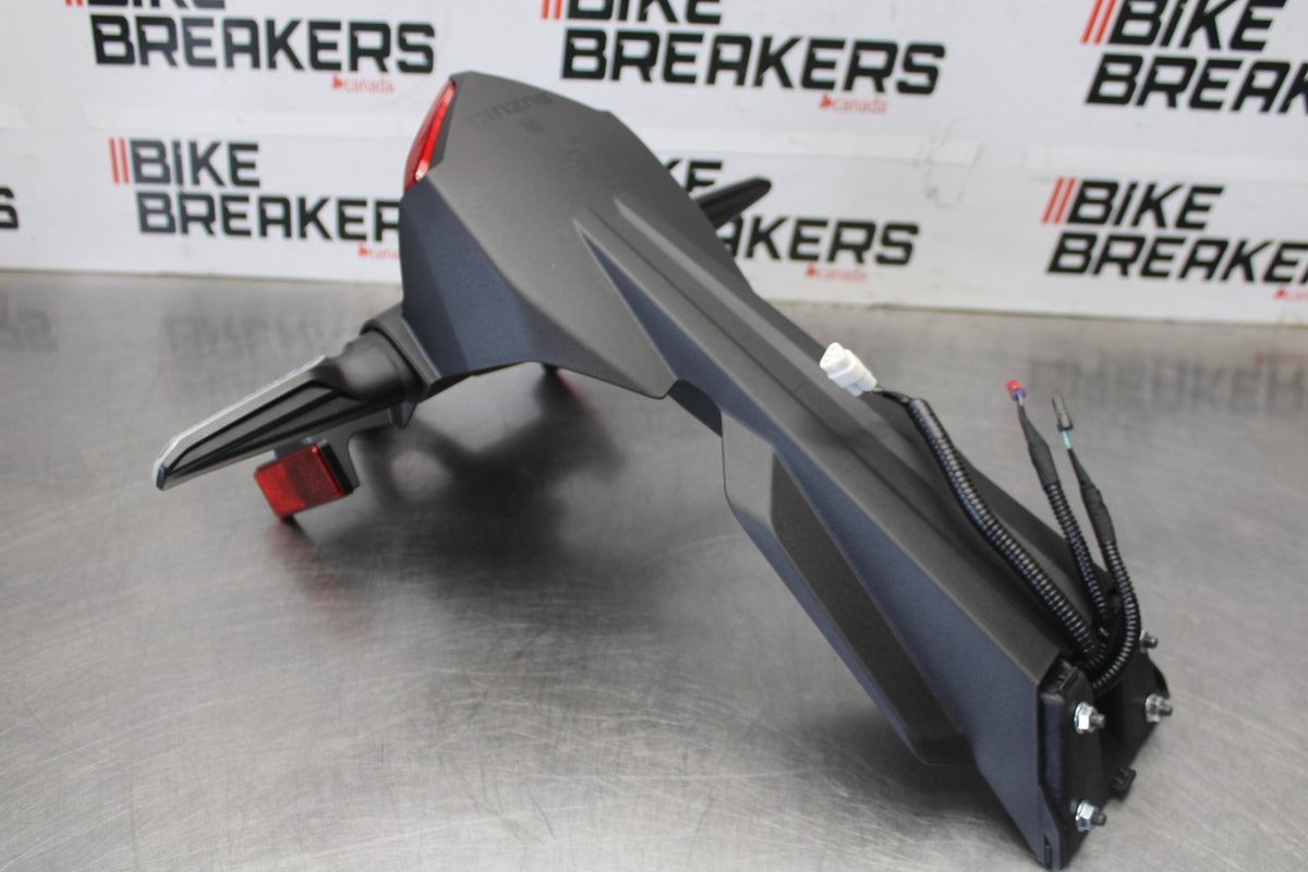 23-26 SUZUKI GSX-8S REAR TAIL LIGHT BACK FENDER TURN SIGNALS BB00