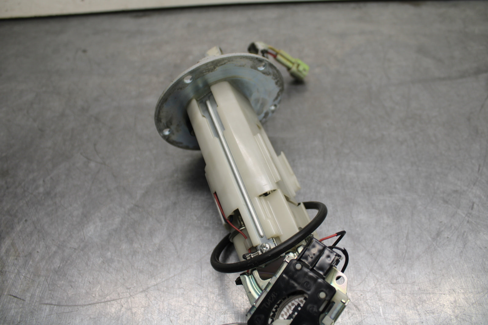08-10 SUZUKI GSXR 600 FUEL PUMP GAS PETROL SENDER UNIT BB753