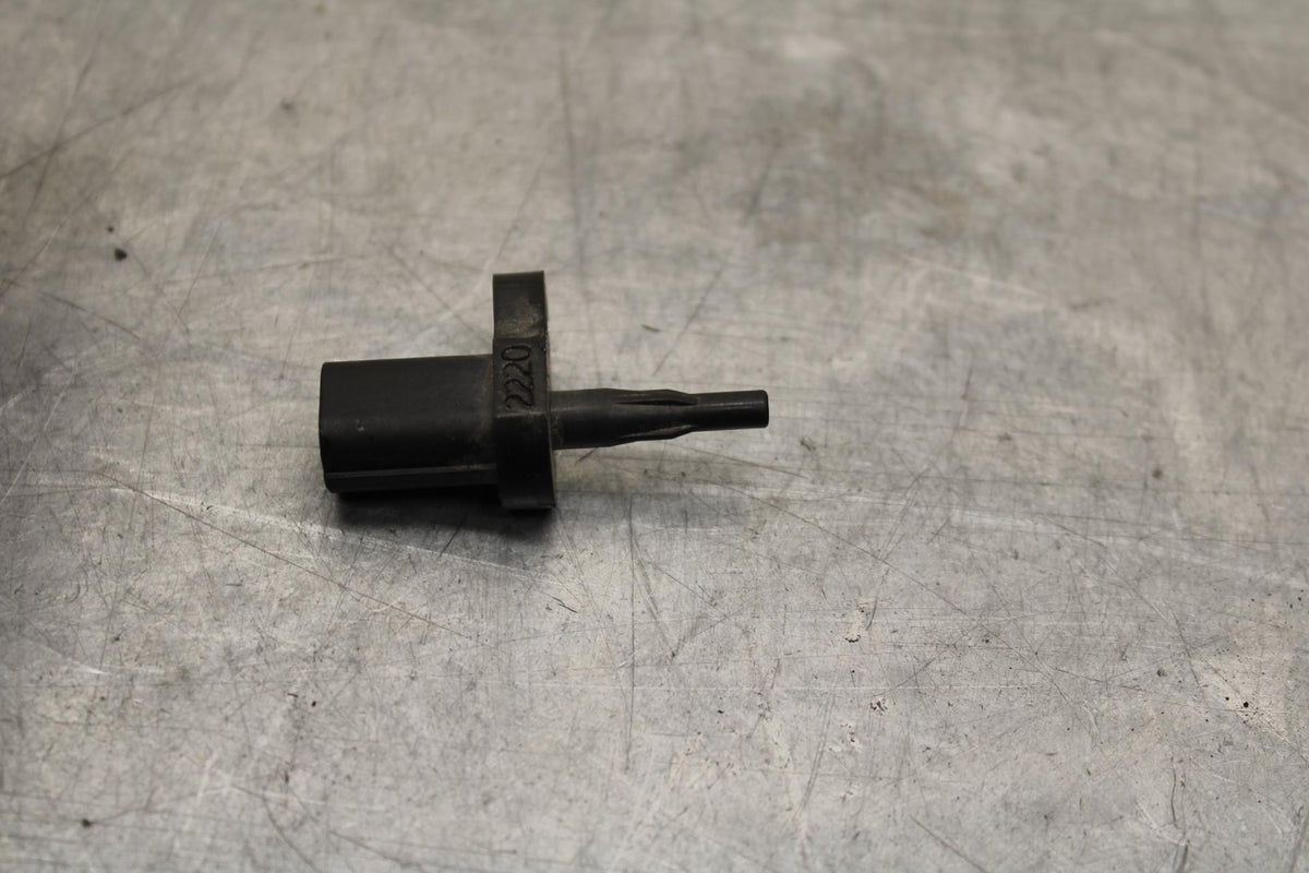2012 Yamaha FZ8 AIR INTAKE TEMPERATURE TEMP SENSOR BB550