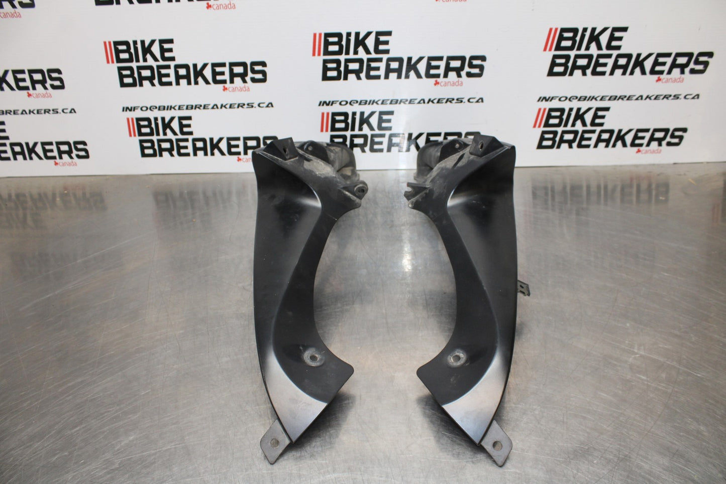 06-07 SUZUKI GSXR 600 FRONT UPPER MID SIDE FAIRING COWL PLASTIC SET BB170