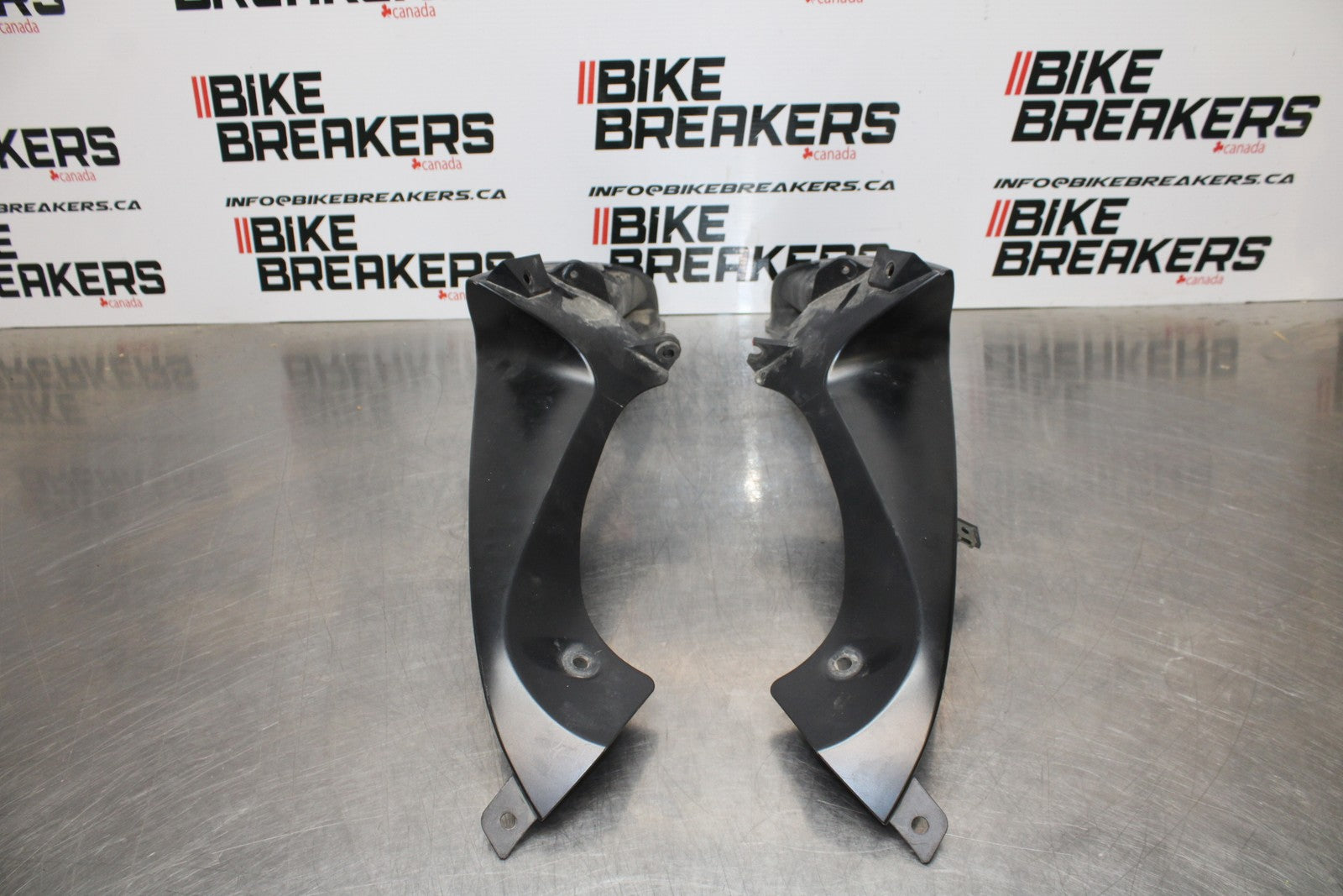 06-07 SUZUKI GSXR 600 FRONT UPPER MID SIDE FAIRING COWL PLASTIC SET BB170