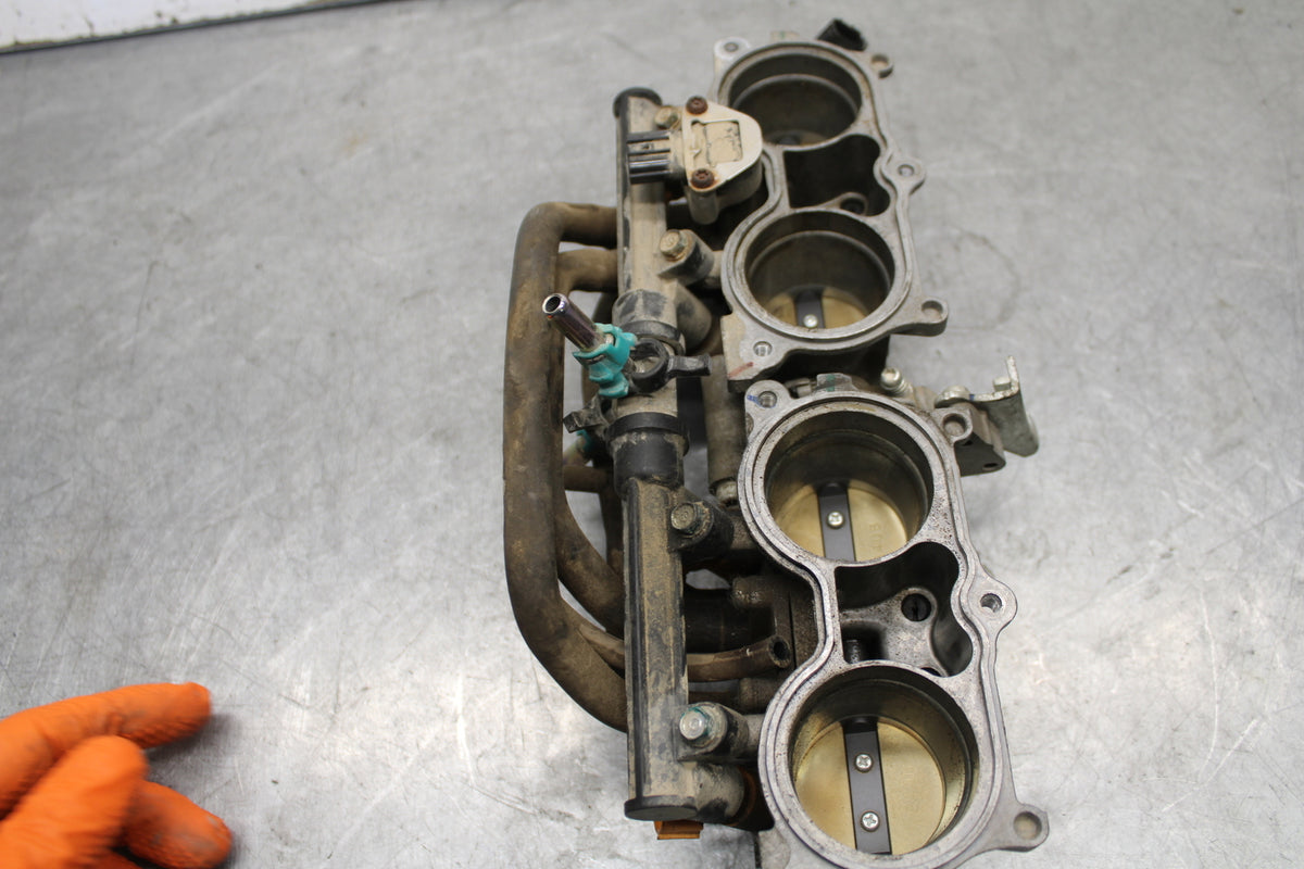 07-12 HONDA CBR600RR MAIN FUEL INJECTORS / THROTTLE BODIES 16400-MFJ-L01 BB672