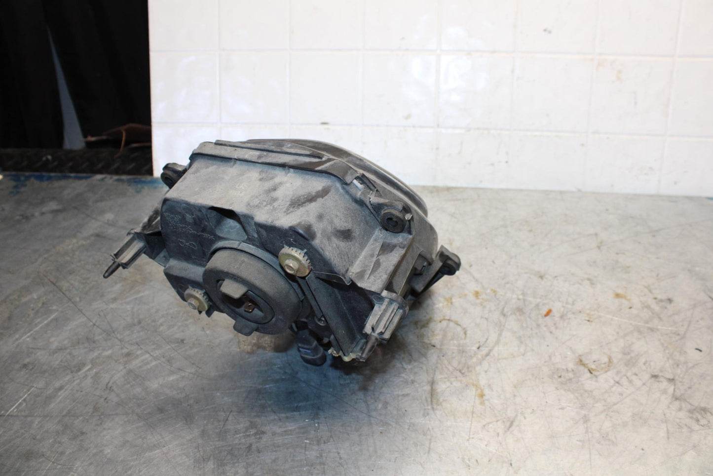 99-07 SUZUKI HAYABUSA GSX1300R FRONT HEADLIGHT HEAD LIGHT LAMP BB426
