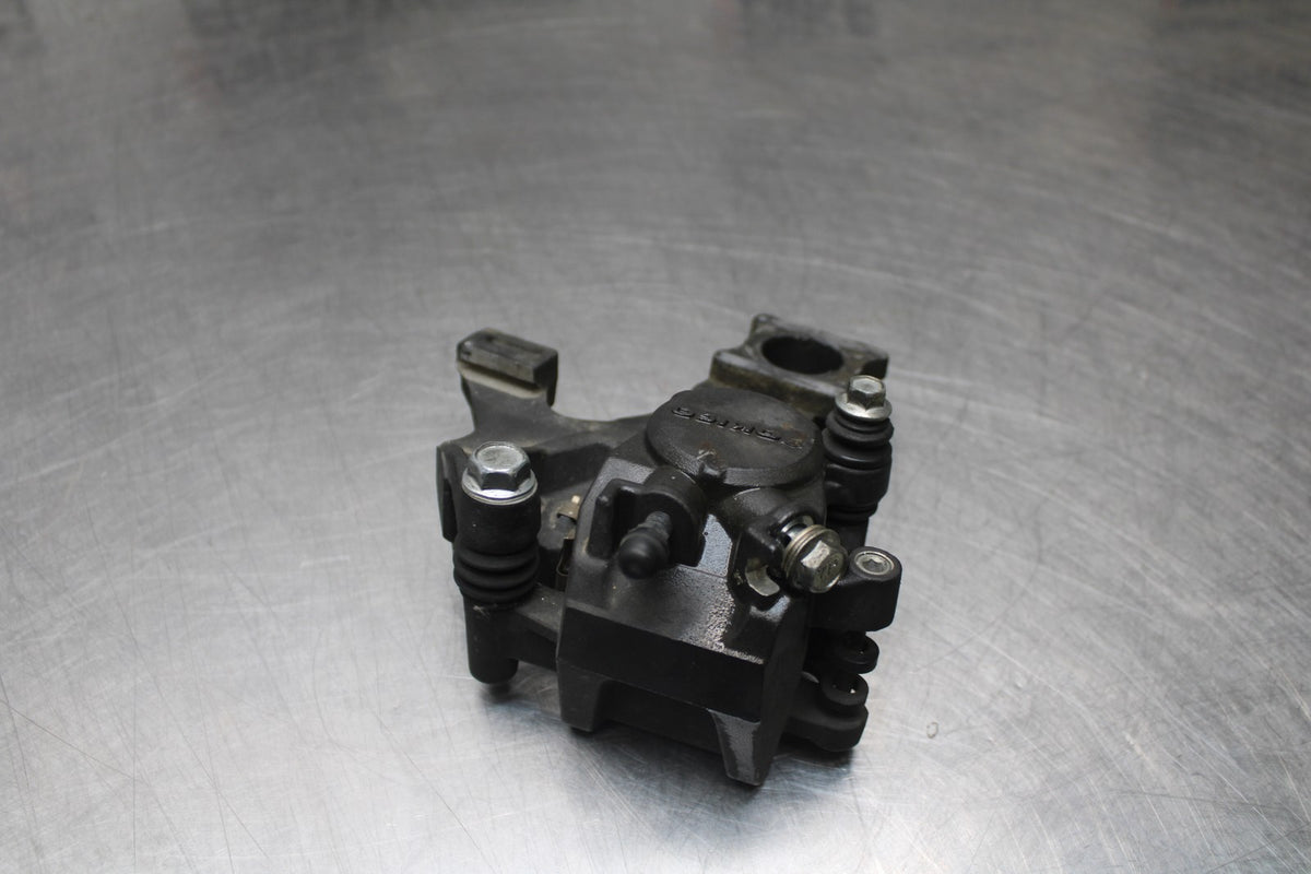 08-10 SUZUKI GSXR 600 REAR BACK BRAKE CALIPER W MOUNT BRACKET BB803