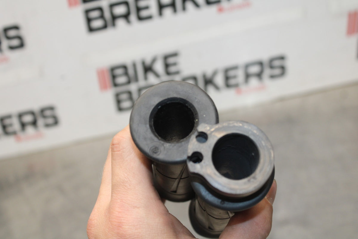 08 KAWASAKI NINJA ZX10R RIGHT THROTTLE GRIP BB902