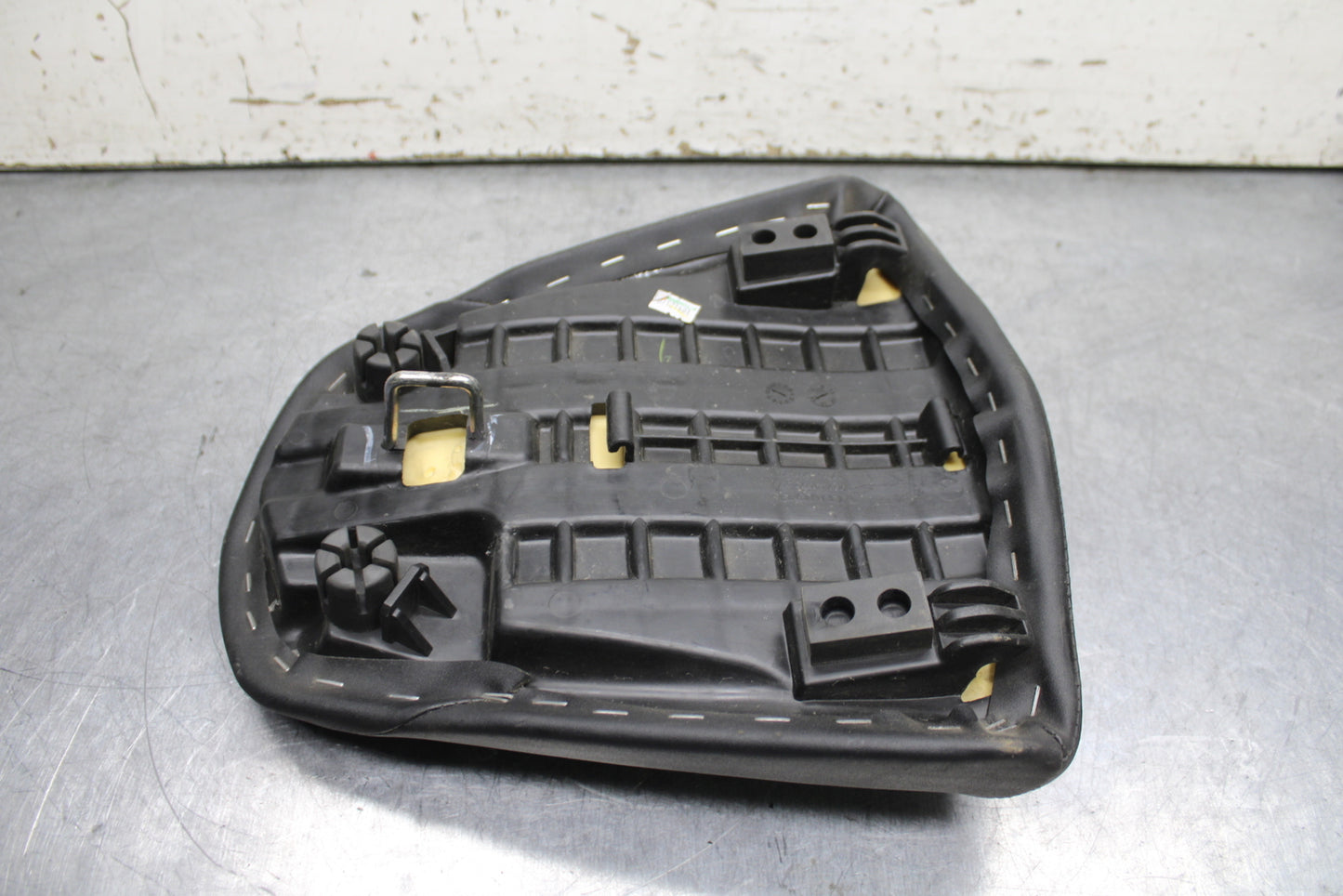 15-16 HONDA CB300F REAR BACK PASSENGER TANDEM SEAT PAD SADDLE PILLION BB740