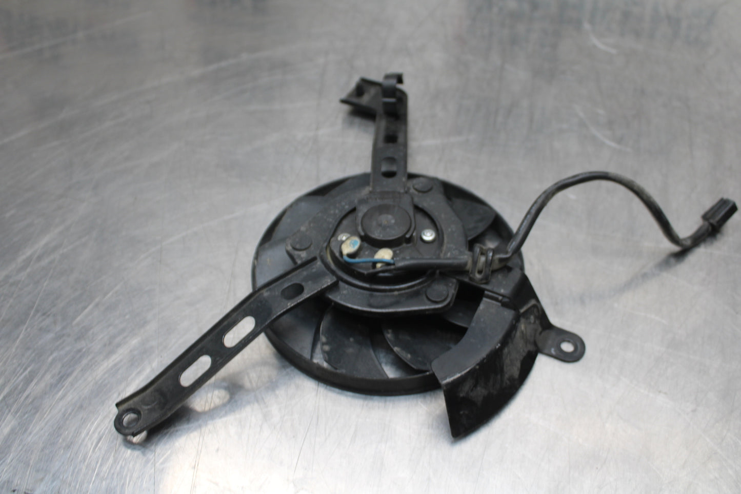 14-17 YAMAHA FZ07 ENGINE RADIATOR COOLING FAN BB162