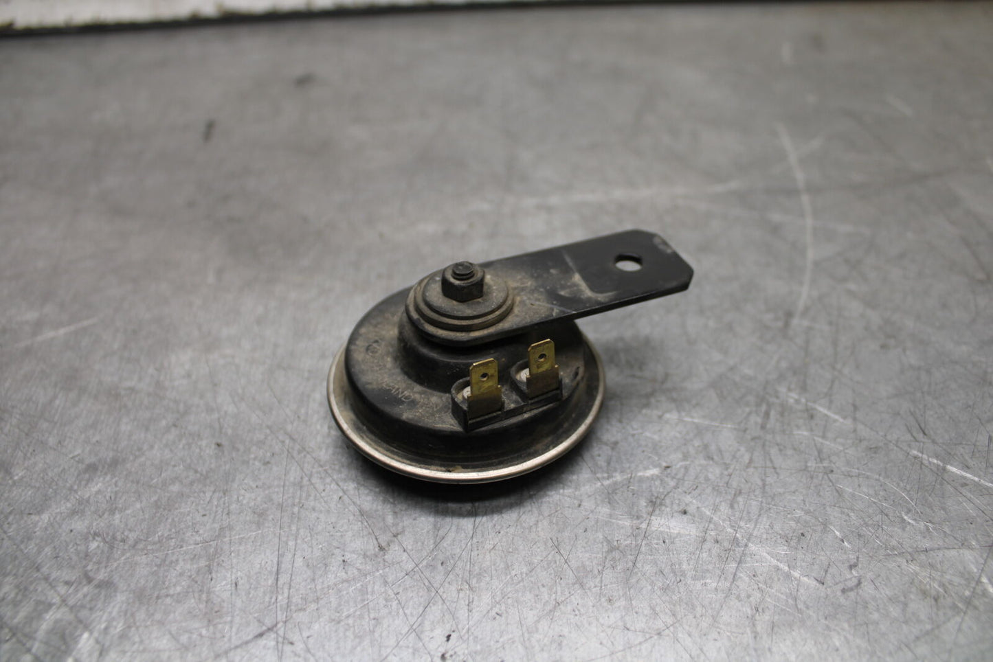 19-22 KAWASAKI Z400 HORN SIGNAL BB708