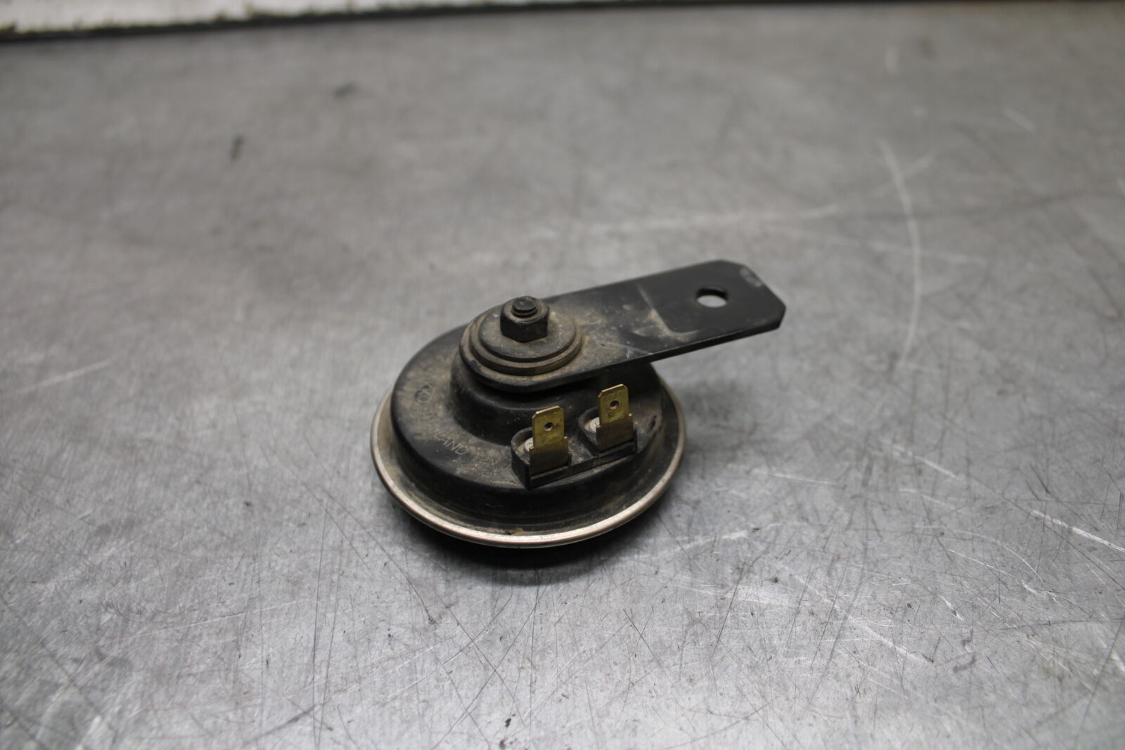 19-22 KAWASAKI Z400 HORN SIGNAL BB708